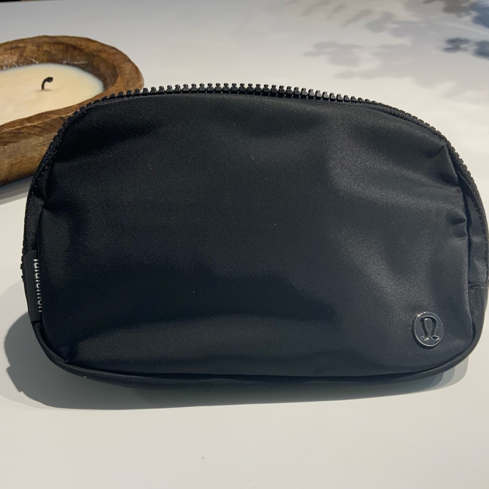 Lululemon Everywhere Belt Bag - Black